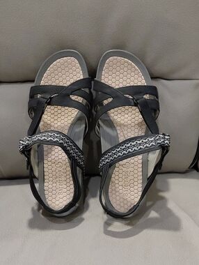 BARETRAPS WOMENS SANDALS SIZE 8.5